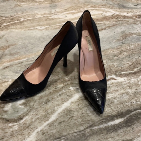 Prada pumps - Picture 1 of 3